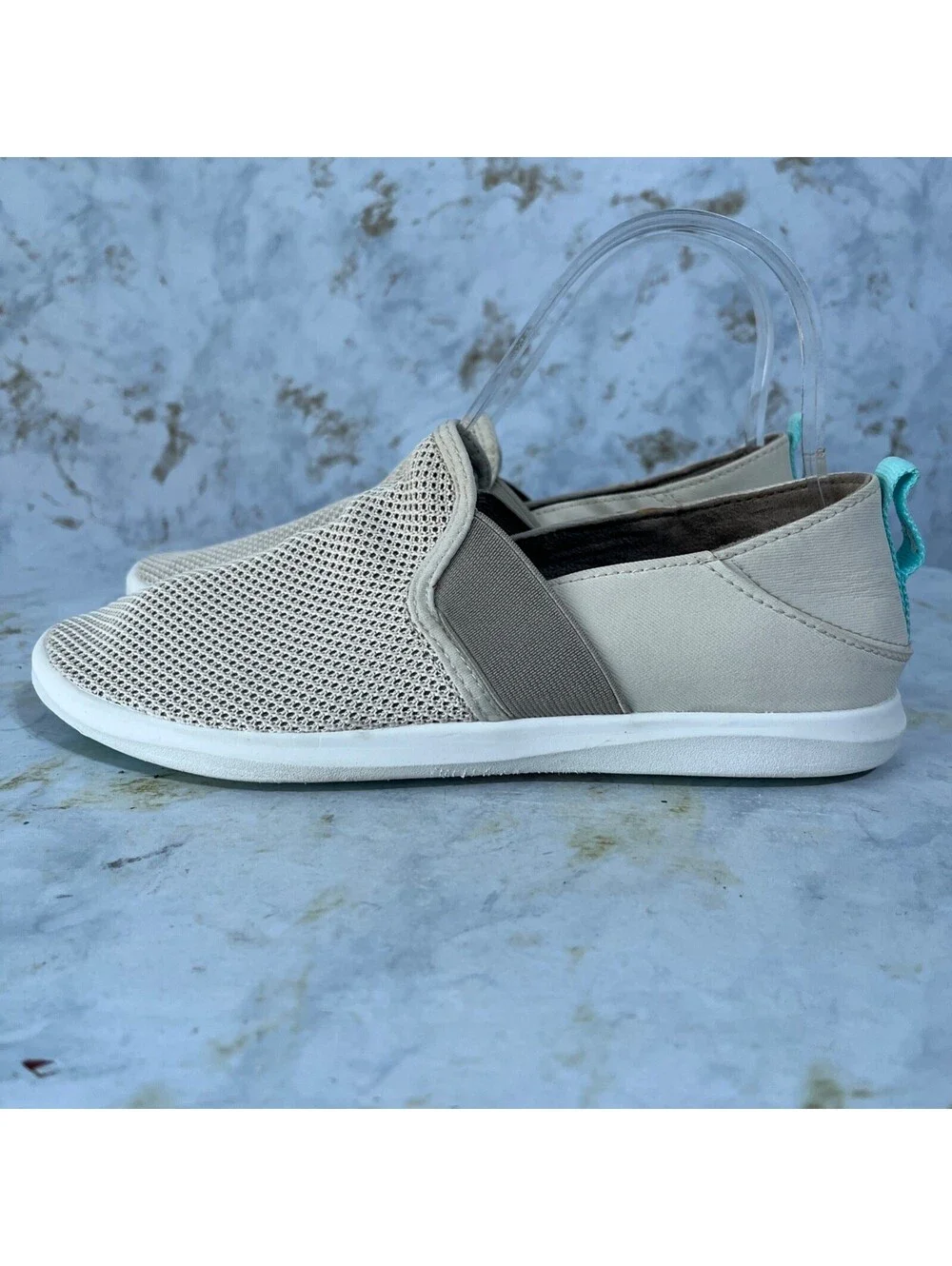 OluKai Hale‘iwa Women's Sz 6.5 Shoes Beige White Slip On Comfort Casual Sneakers
